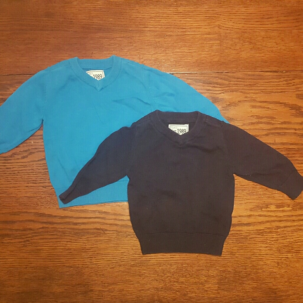 Children's Place V Neck sweaters cotton twin 6-9m